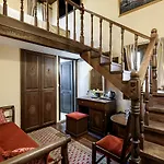 Porto Del Colombo Traditional Boutique