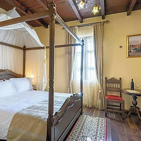 Porto Del Colombo Traditional Boutique Chania (Crete)