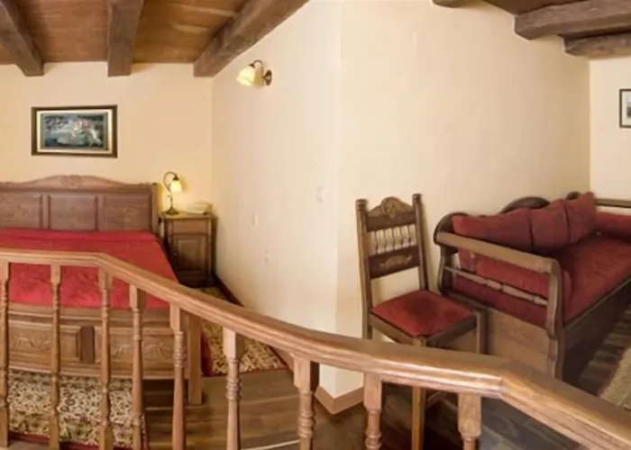 Porto Del Colombo Traditional Boutique La Canée