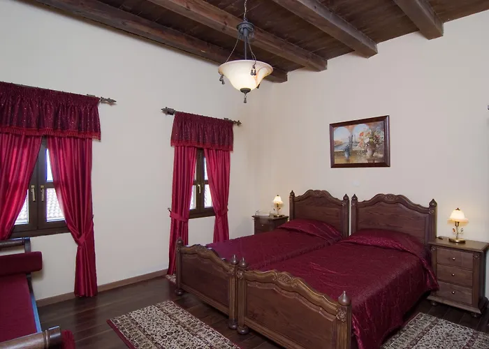 Porto Del Colombo Traditional Boutique La Canée