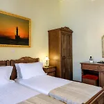 Porto Del Colombo Traditional Boutique