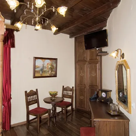 Porto Del Colombo Traditional Boutique