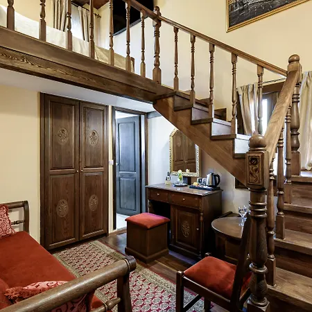 Porto Del Colombo Traditional Boutique